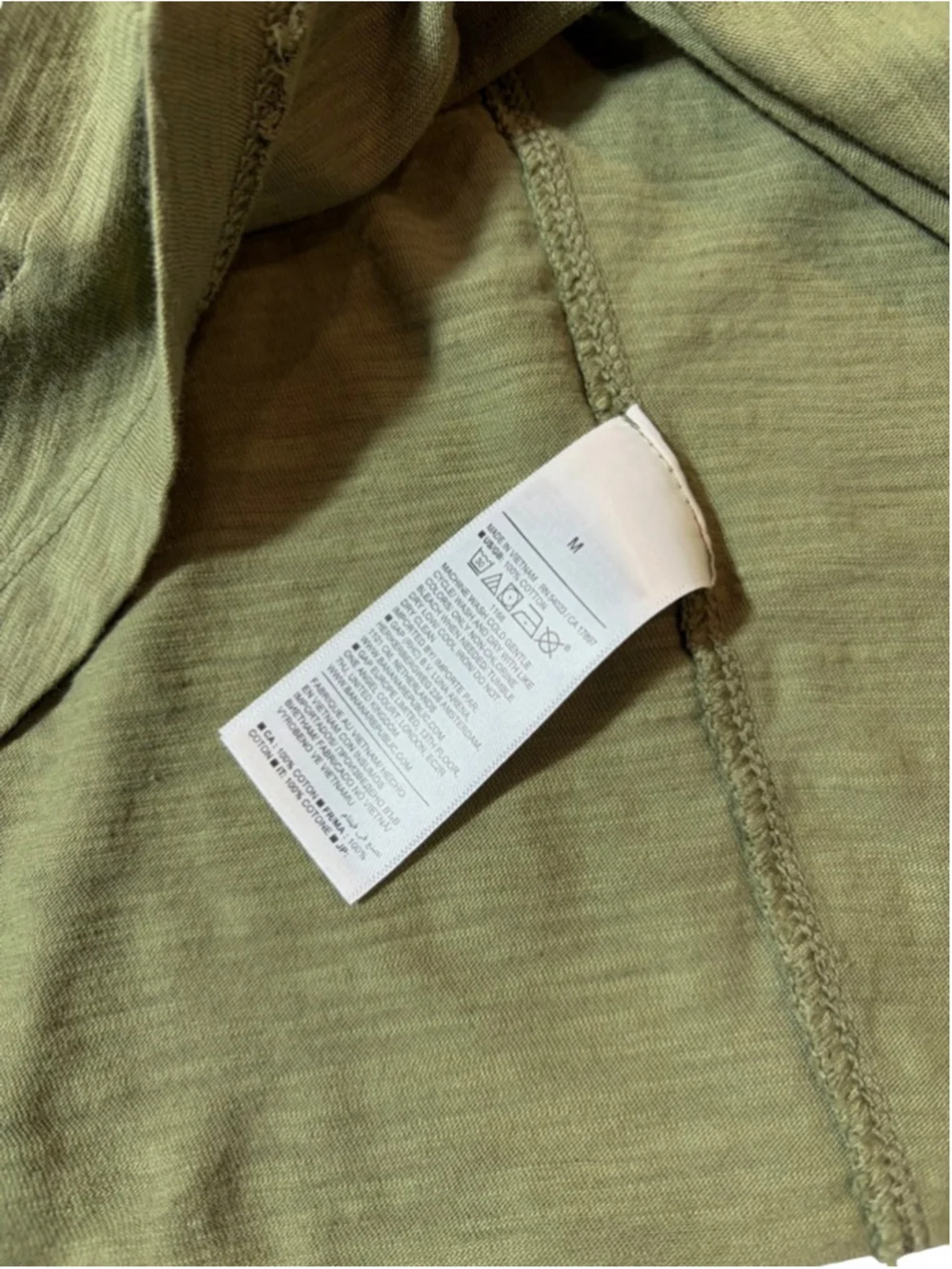 Banana Republic Olive Green Long Sleeve Tee M Lightweight Soft Minimalist